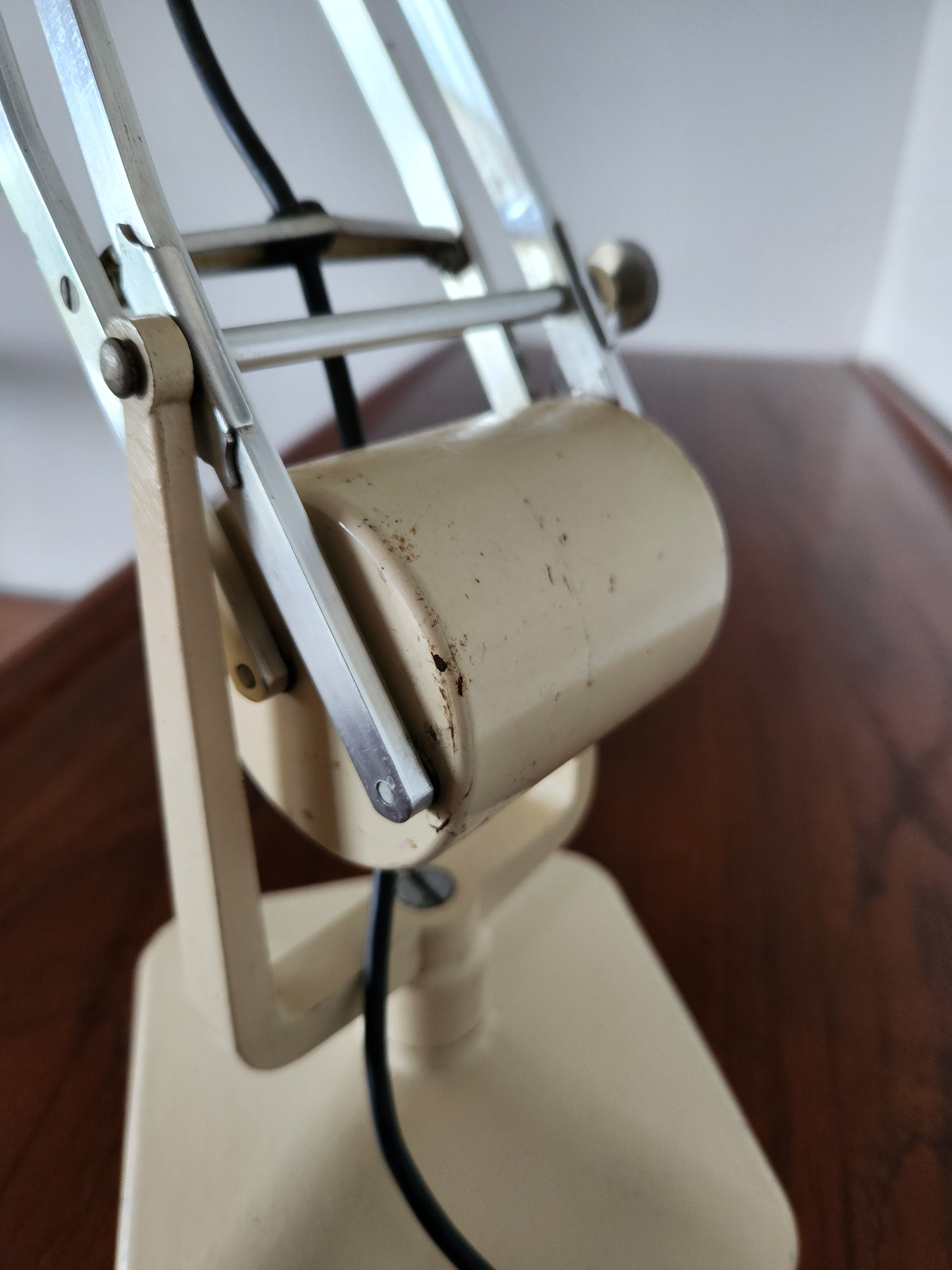 Mid Century Anglepoise lamp. close-up view of counter balance mech from left