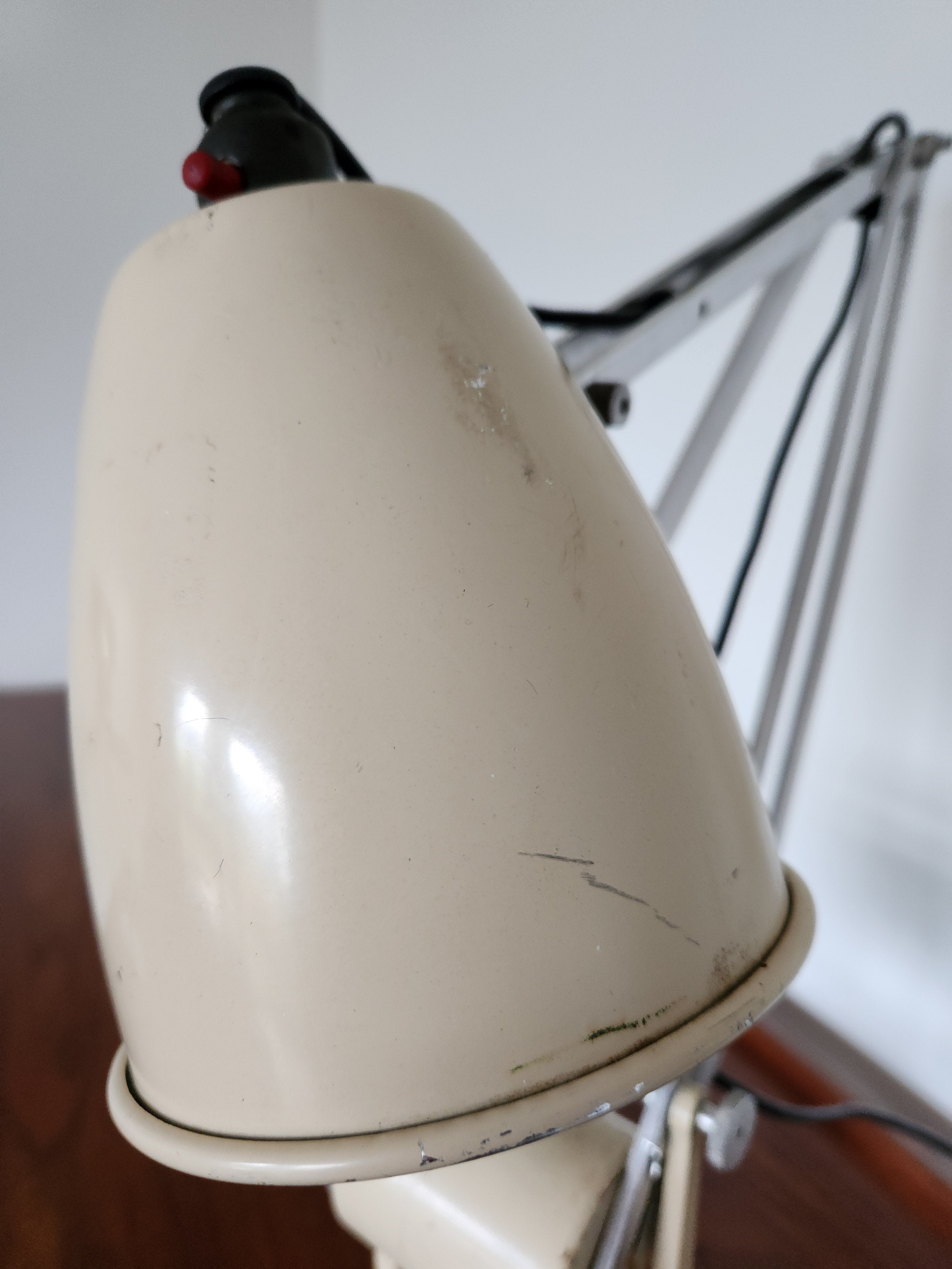 Mid Century Anglepoise lamp. close-up view of shade top