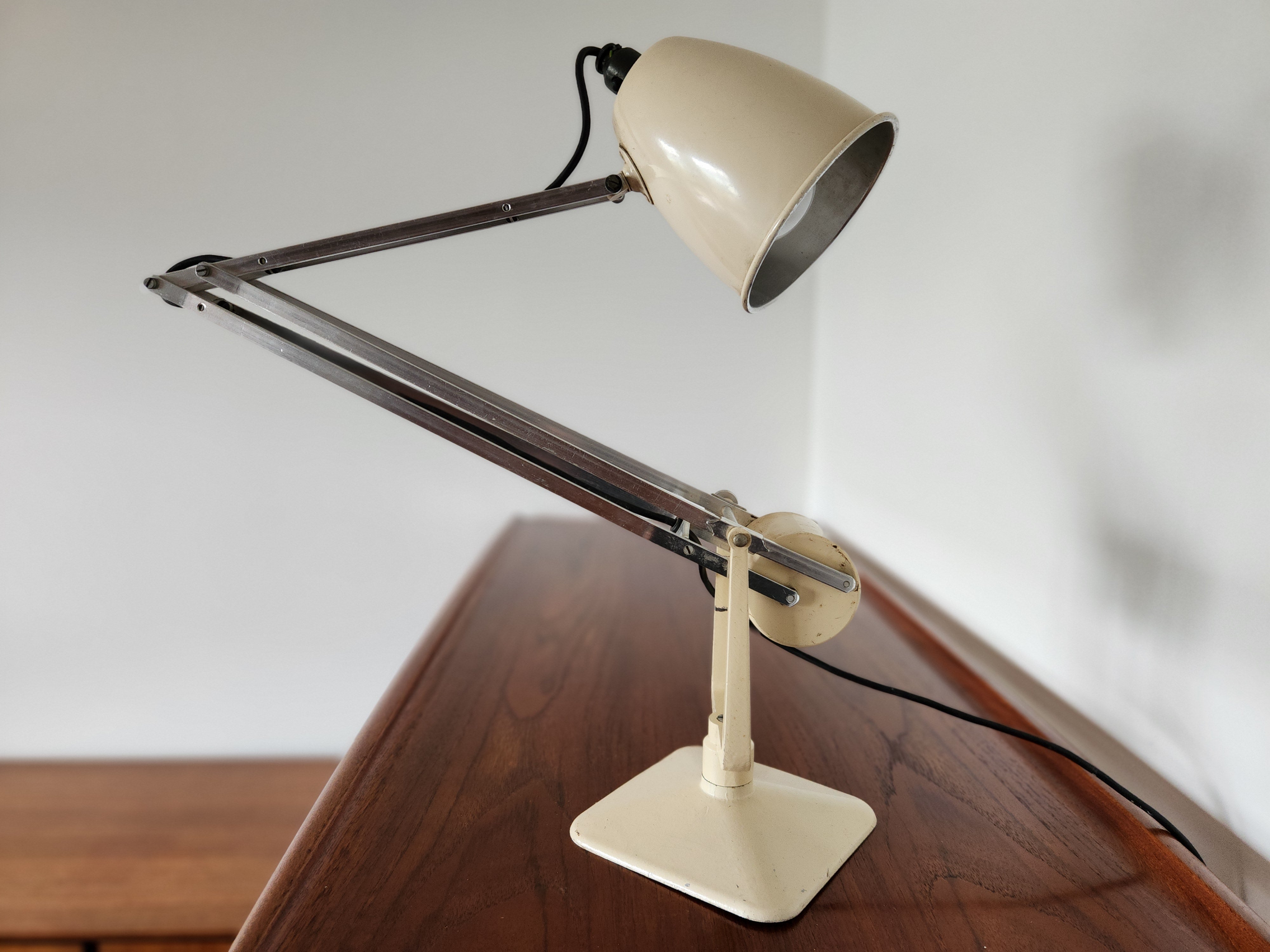 Old Hadrill & Horstmann Mid Century Anglepoise lamp in cream. Compressed and turned to the right shade pointing down. A favourite of Architects and Draughtman.