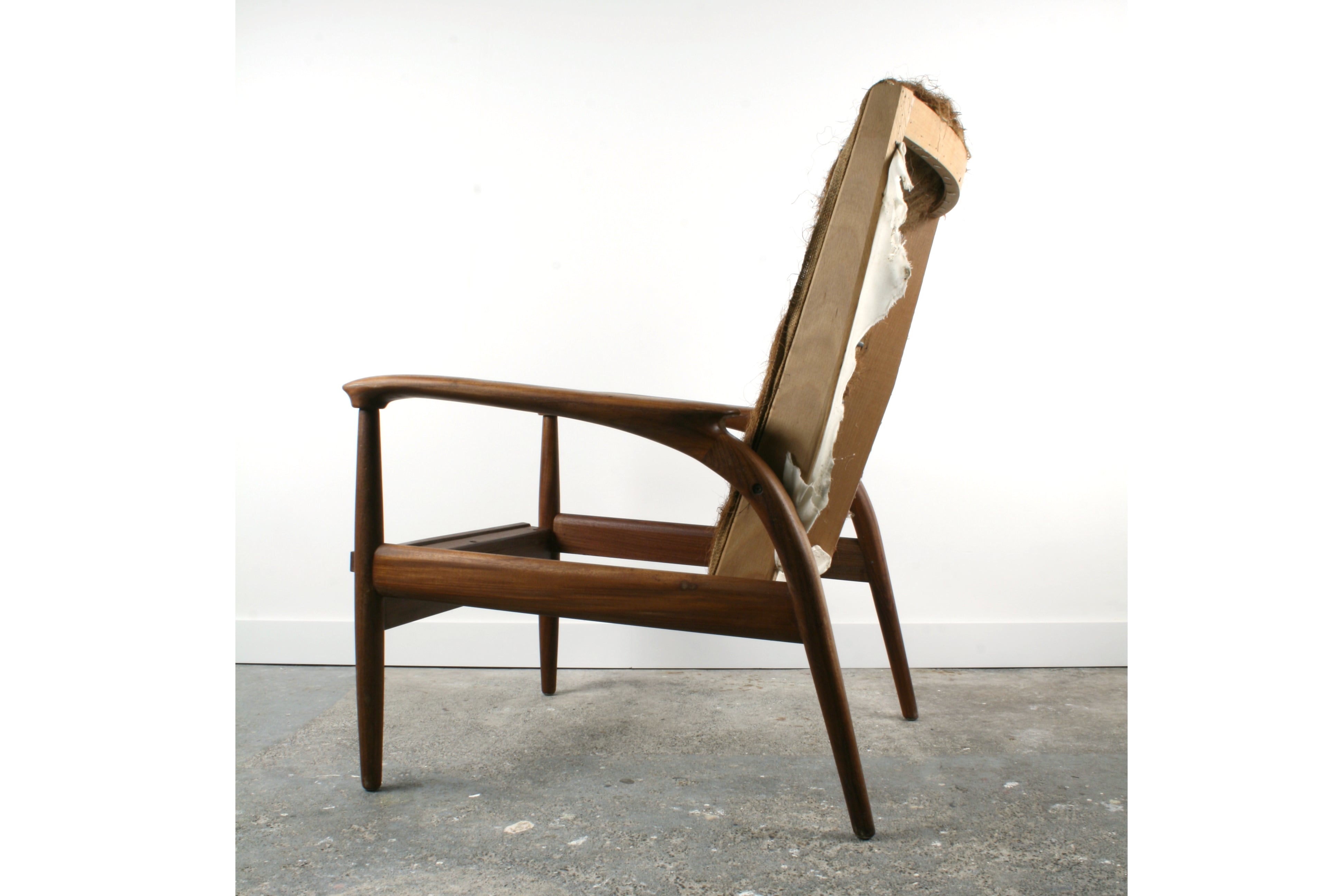 Viewed from side-on displaying the curvature of the arms.