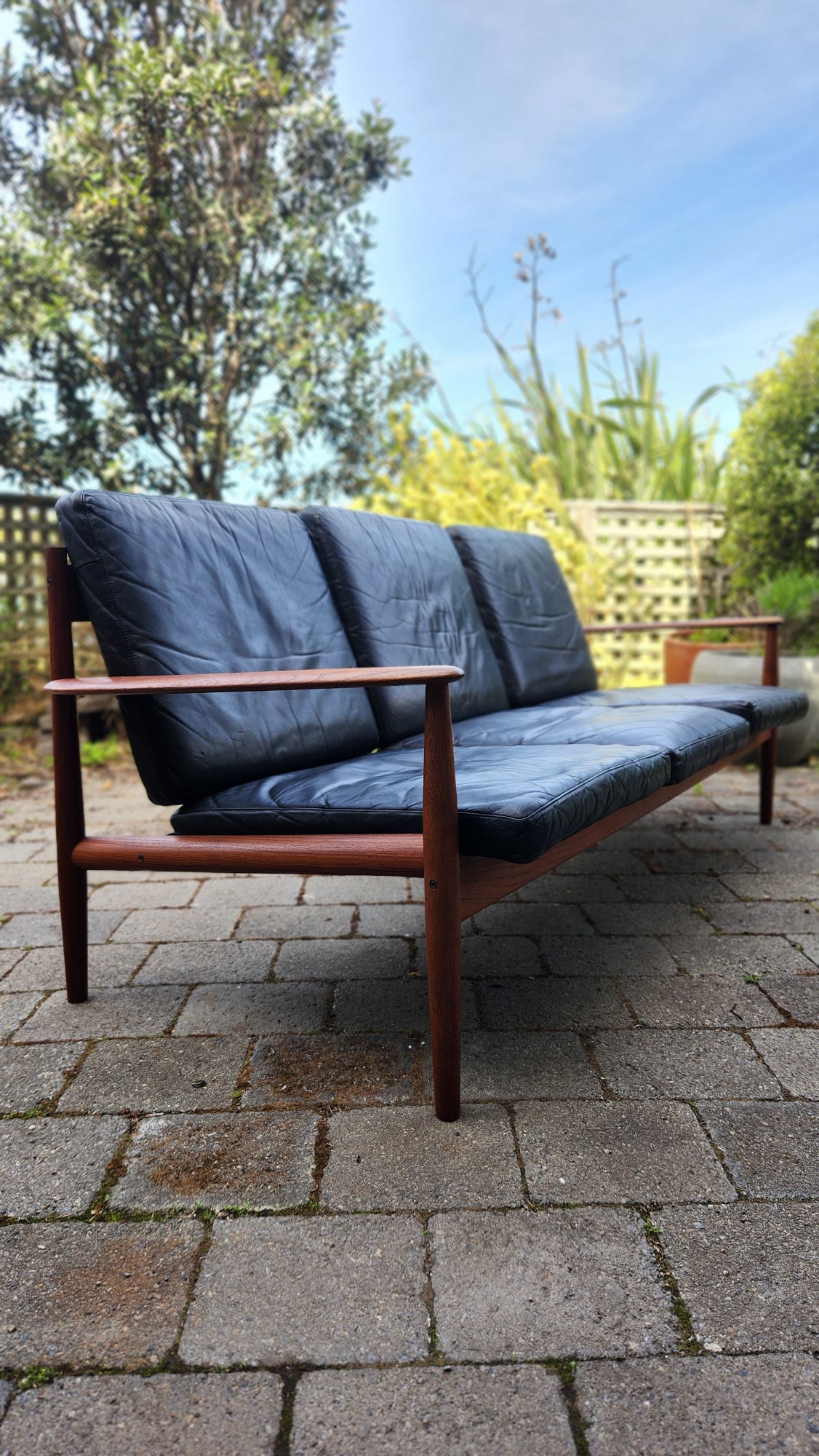 Gete Jalk model 118 sofa in Teak. side profile.
