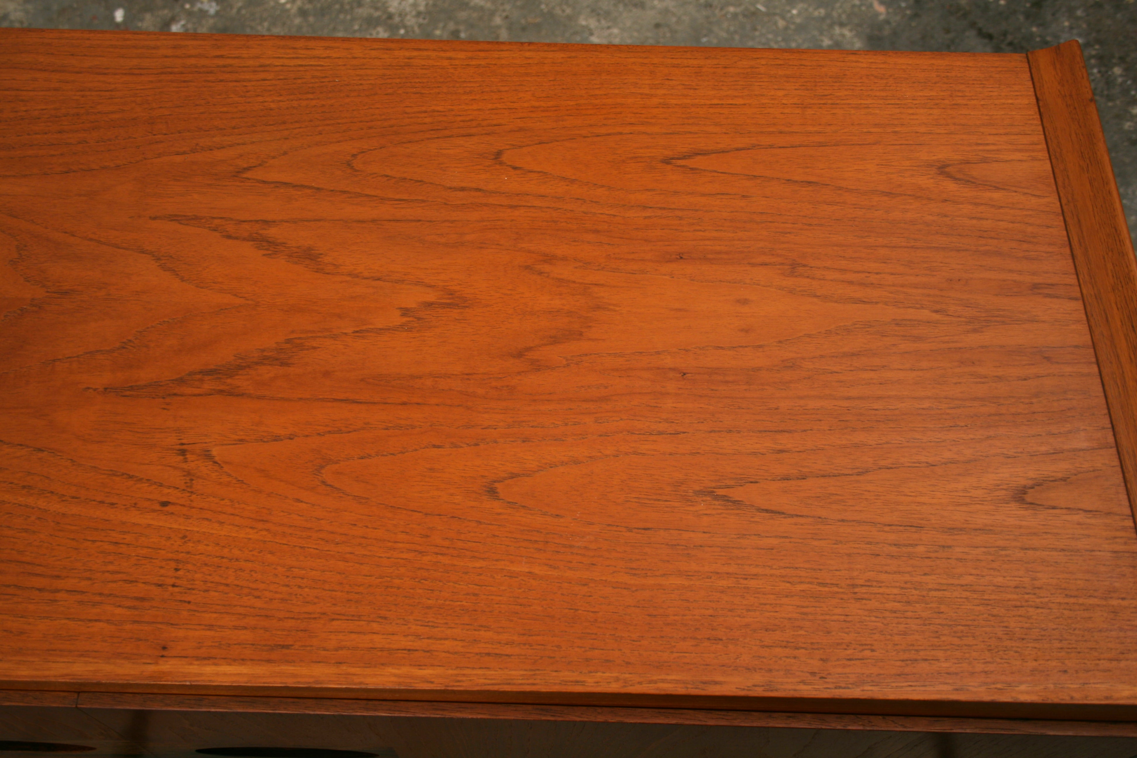Mid Century sideboard close up of top detail right.