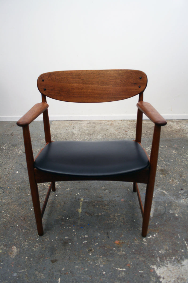 single carver facing fowards from above