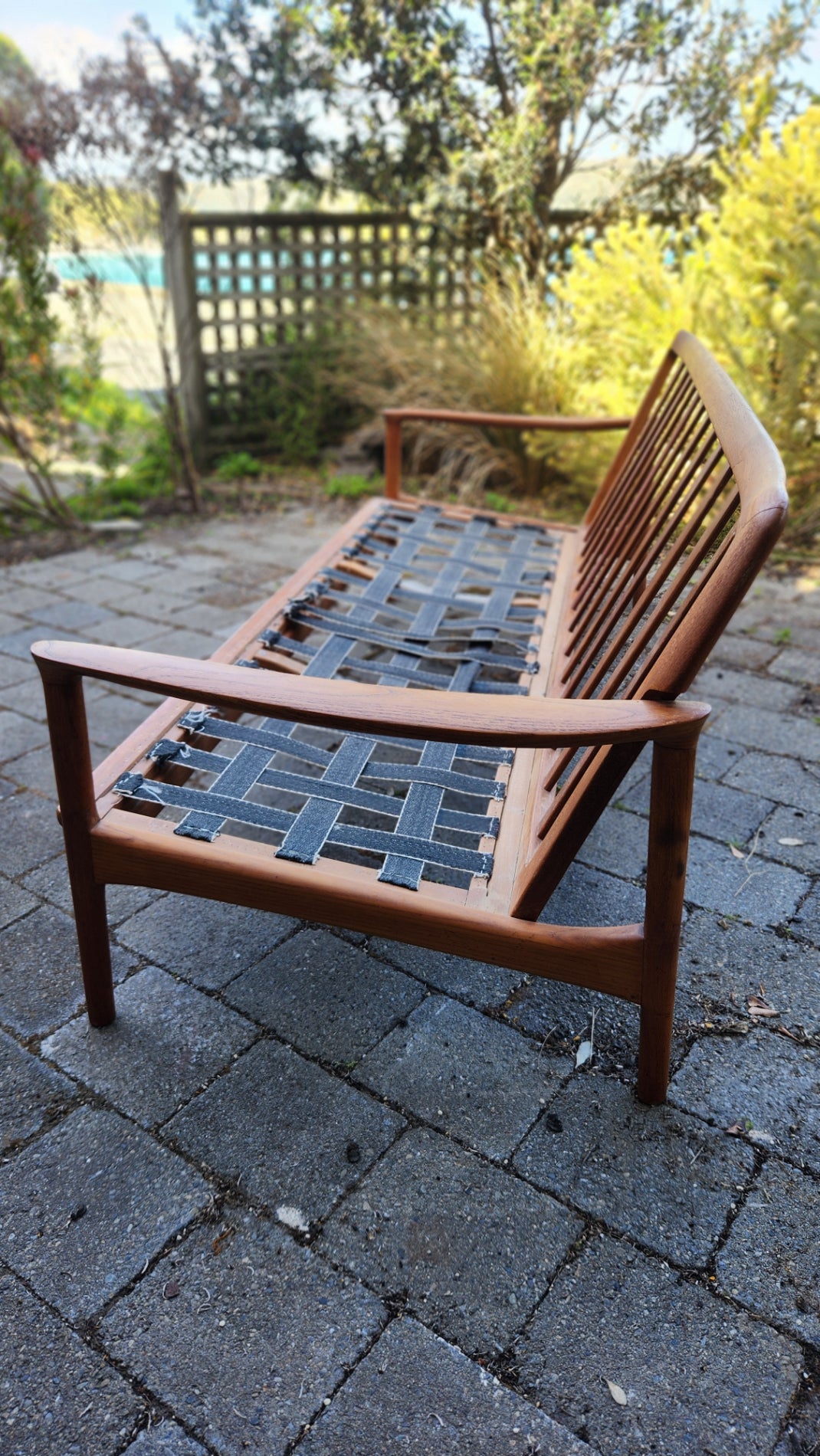 Teak Mid Century sofa by Mann Mobler of West Germany. Seen from above.
